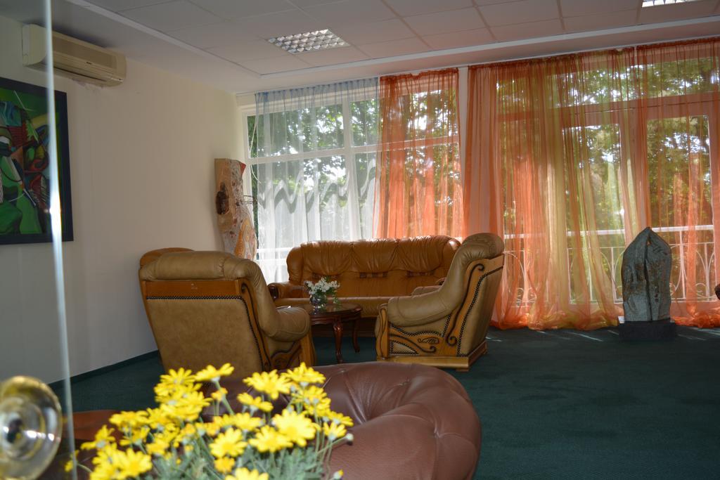 Sunshine Pearl Family Hotel Каварна Екстер'єр фото