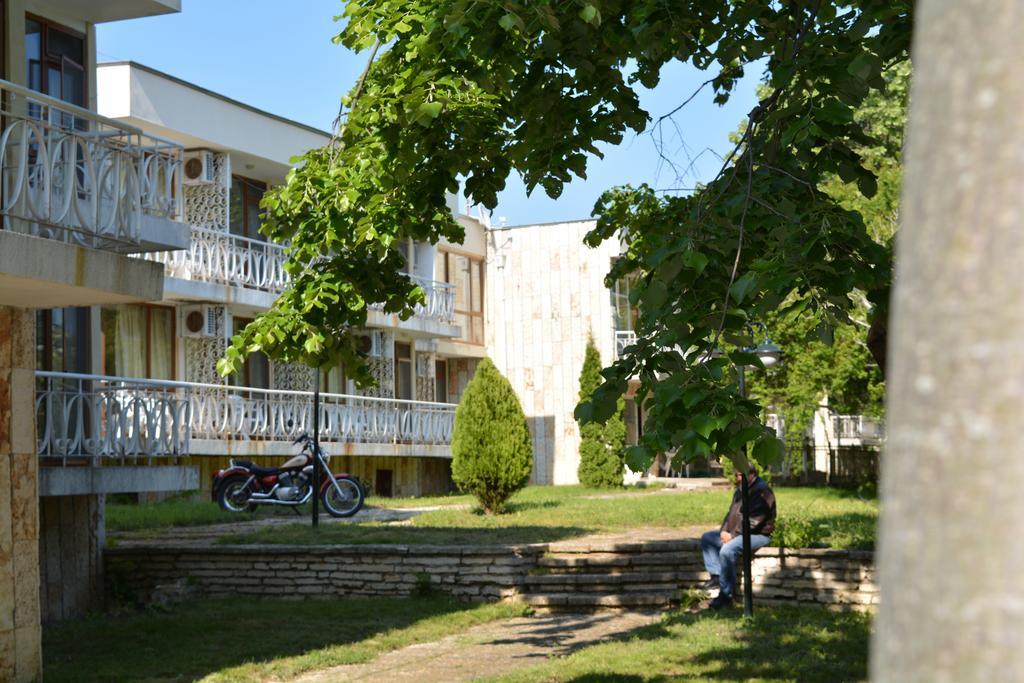 Sunshine Pearl Family Hotel Каварна Екстер'єр фото