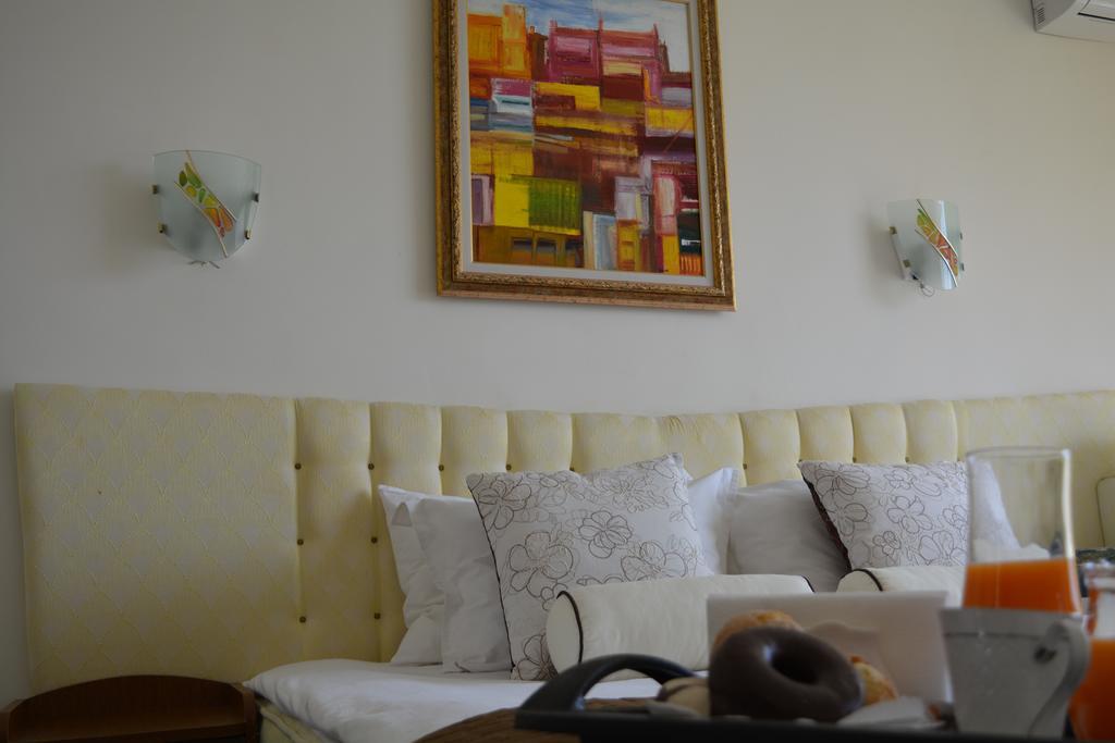 Sunshine Pearl Family Hotel Каварна Екстер'єр фото