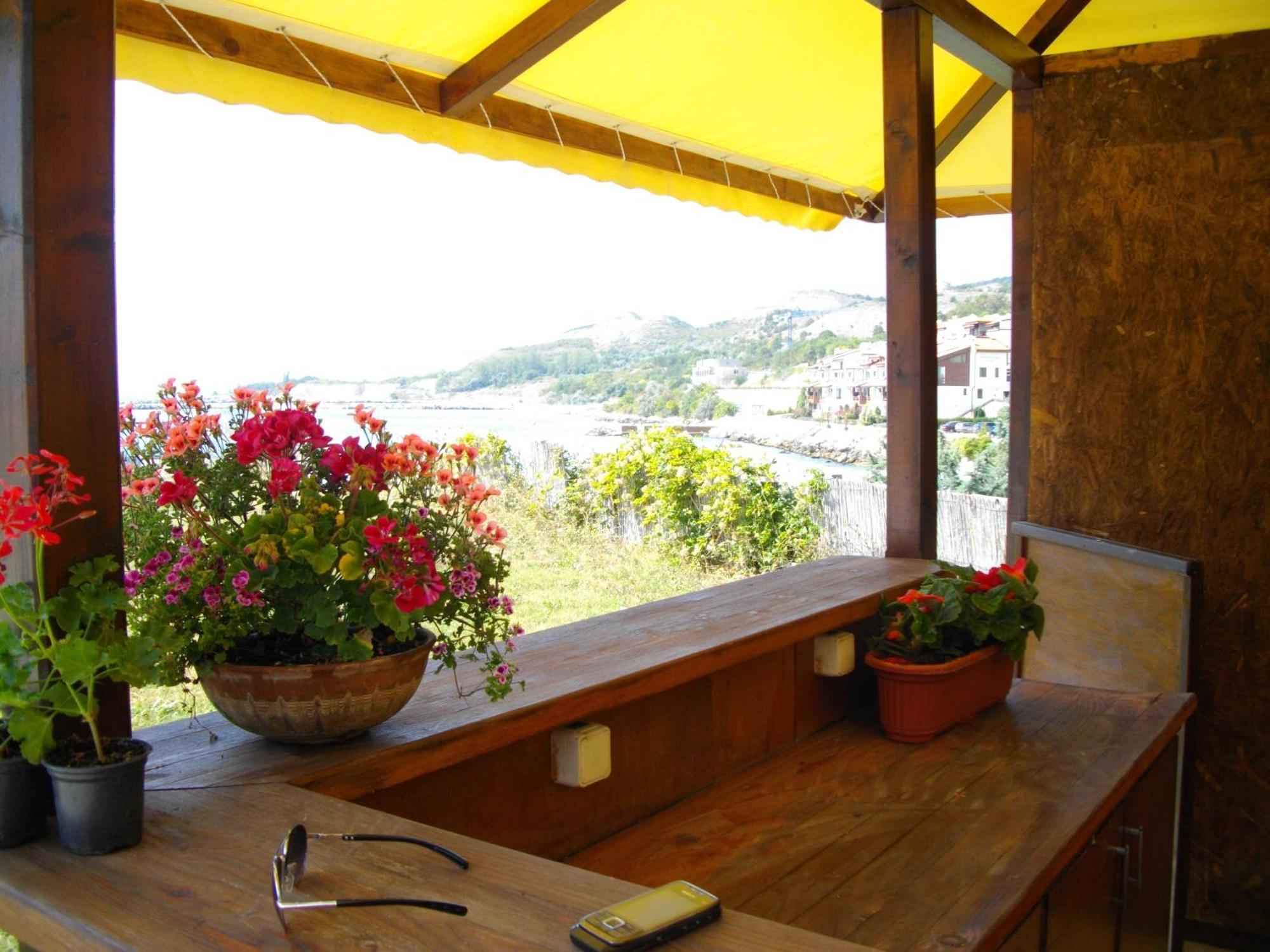 Sunshine Pearl Family Hotel Каварна Екстер'єр фото