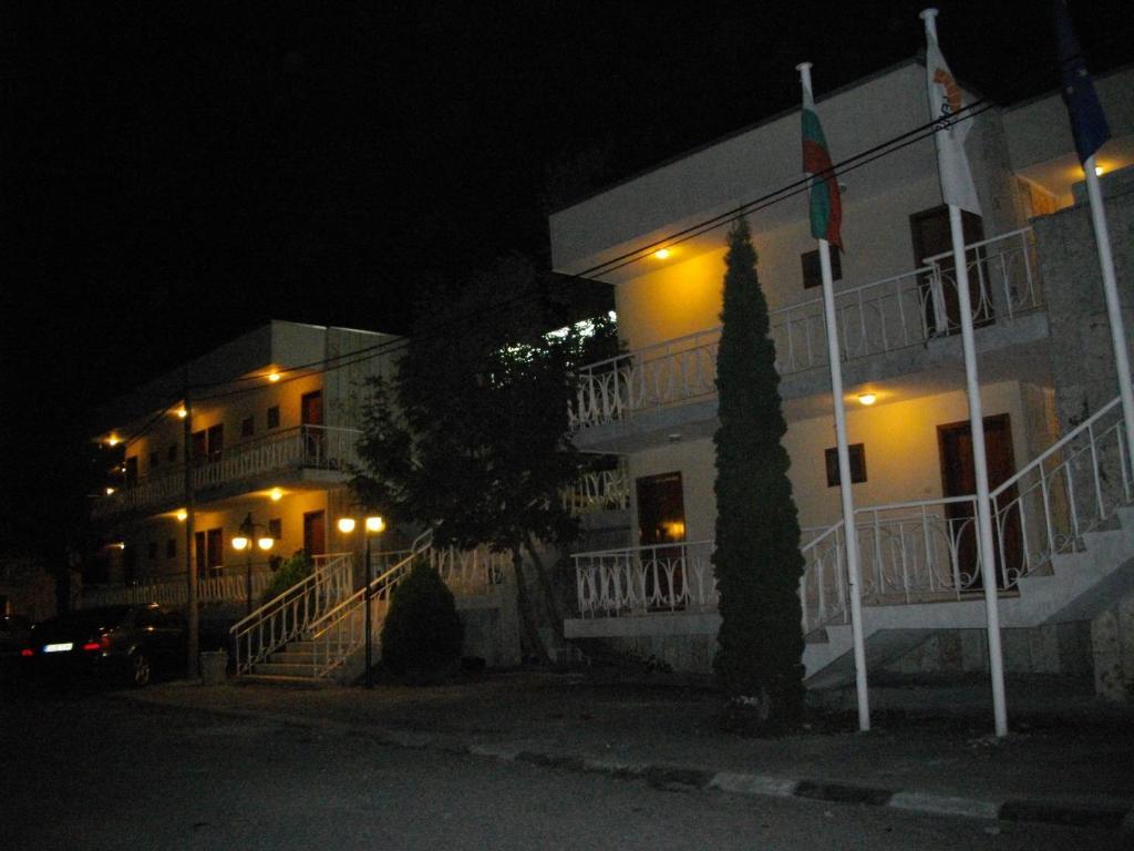 Sunshine Pearl Family Hotel Каварна Екстер'єр фото