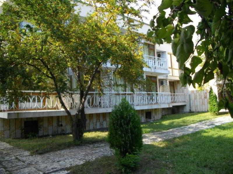 Sunshine Pearl Family Hotel Каварна Екстер'єр фото